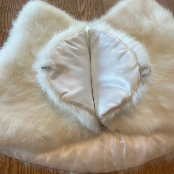 Vintage 1960’s Cream Ivory Rabbit Fur Stole Cape Capelet L Girls or S XS Women’s